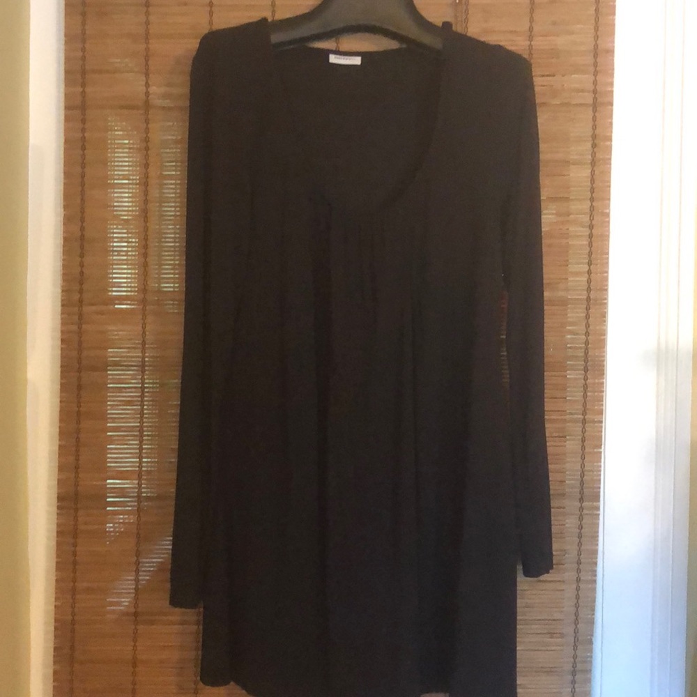 Black trapeze L/S top